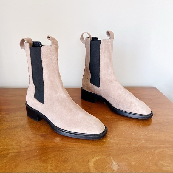 Aeyde • Simone 40 Suede Chelsea Boots ankle lug sole taupe beige snip square toe - Picture 2 of 14